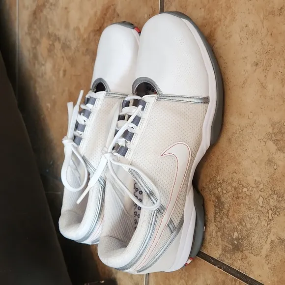 Nike Lite Women’s Golf Shoes – Size 7