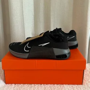 Nike Men’s (7.5)/ Women’s (9) Black Metcon 9 Shoes — NEVER WORN