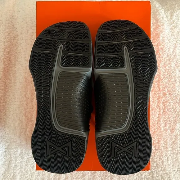 Nike Men’s (7.5)/ Women’s (9) Black Metcon 9 Shoes — NEVER WORN