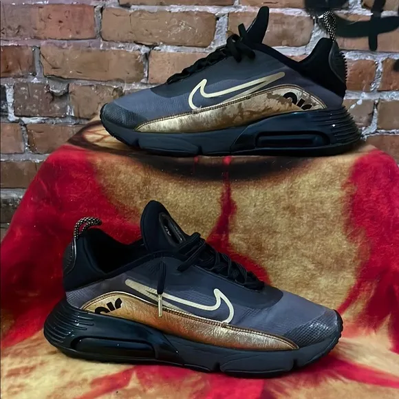 NIKE-men’s AIR MAX 2090 'Black Metallic Gold' Running Shoes