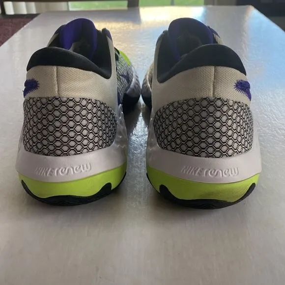 NIKE Men’s Basketball Shoes Size 10 US