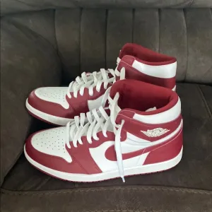 Nike Men's Burgundy and White Jordan Retro Shoes size 12