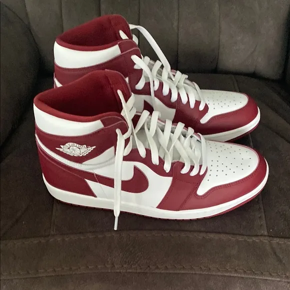 Nike Men's Burgundy and White Jordan Retro Shoes size 12