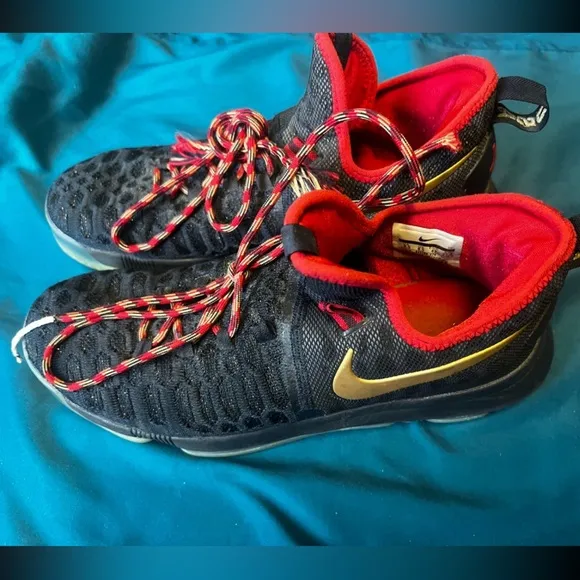 Nike men’s KD shoes size 9.5