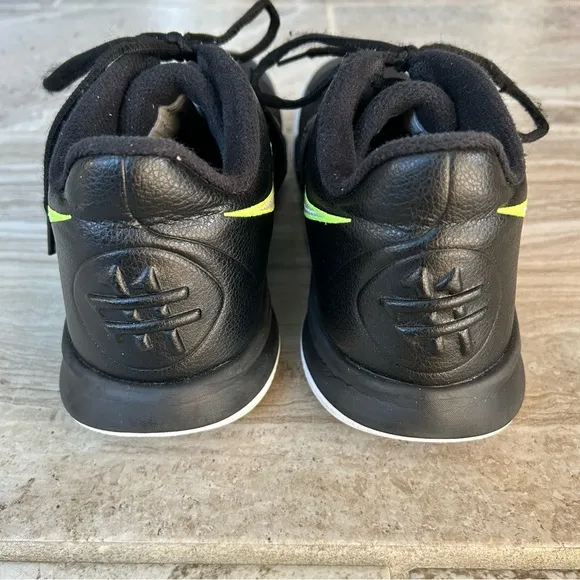 Nike Men’s Kyrie Flytrap 3 Black Lace Up Basketball Shoes, Size 8