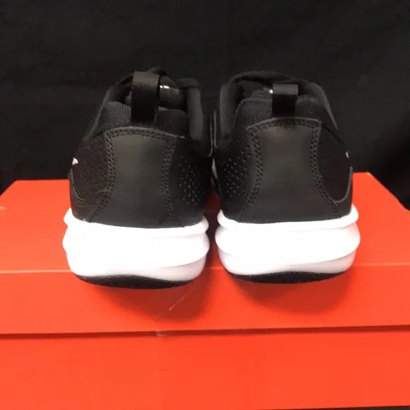 Nike Men’s Legend Trainer Shoes
