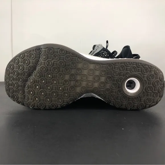 Nike Men’s PG 4 Black/White/Wolf Grey CD5079-004 Size 8 Basketball Shoes