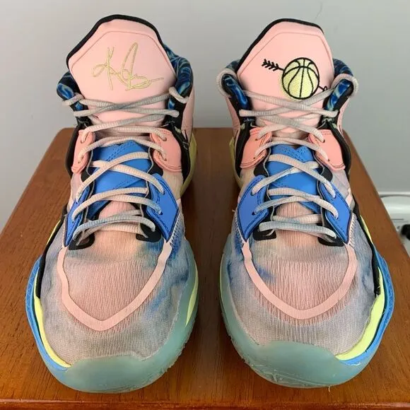 Nike men’s pink Kyrie Infinity 'Valentine's Day' basketball shoes size 12