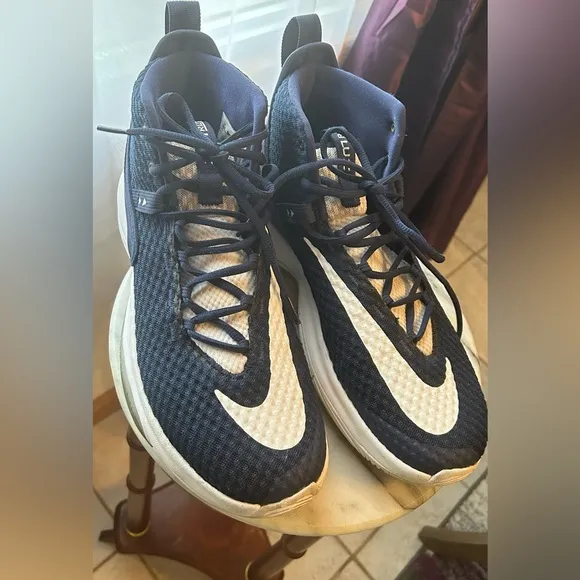 NIKE men’s shoes size 12