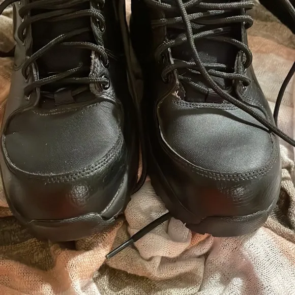 Nike men’s shoes size 7