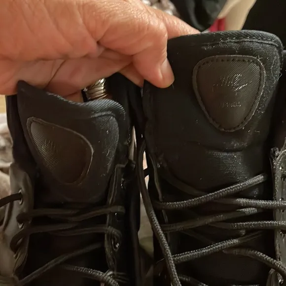 Nike men’s shoes size 7