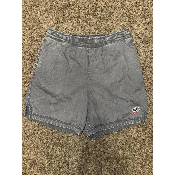 Nike Men’s Sportswear Heritage Essentials Shorts