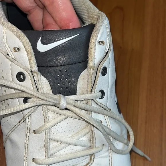 Nike men’s white and black golf shoes Size 11W