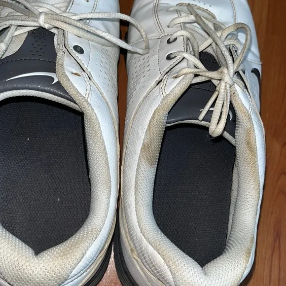 Nike men’s white and black golf shoes Size 11W
