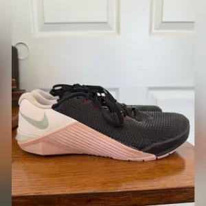 Nike Metcon 5 Women’s Shoes Size 8.5