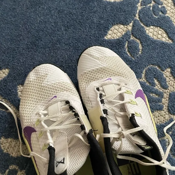 Nike metcon Women's White and Purple Training Shoes