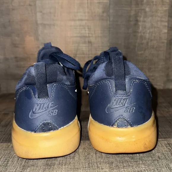 NIKE NYJAH FREE SB sneakers-size 8