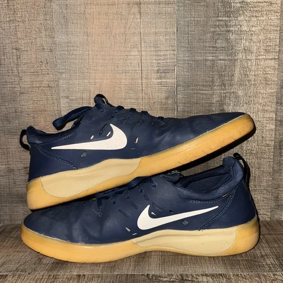 NIKE NYJAH FREE SB sneakers-size 8