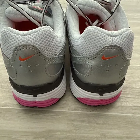 Nike P-6000 Women’s Athletic Shoes Size 9.5 Laser Fuchsia Silver BV1021-100