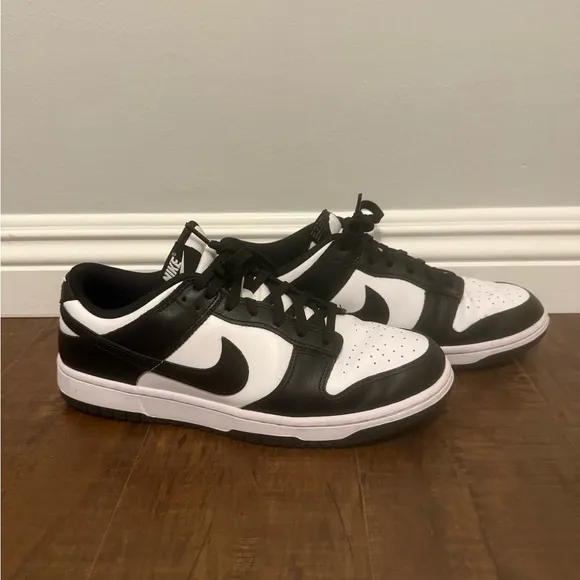 Nike Panda Dunks Women’s