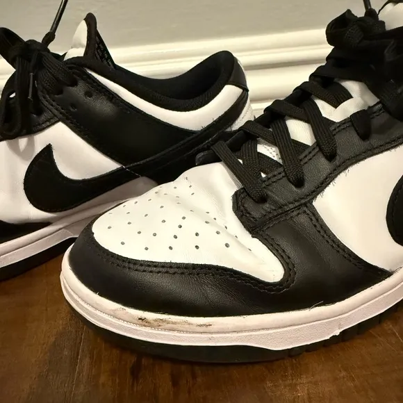 Nike Panda Dunks Women’s