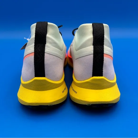 Nike Pegasus Trail 4 Gore-Tex Running Shoes - White and Yellow
