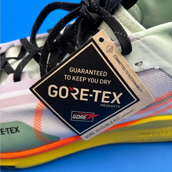 Nike Pegasus Trail 4 Gore-Tex Running Shoes - White and Yellow