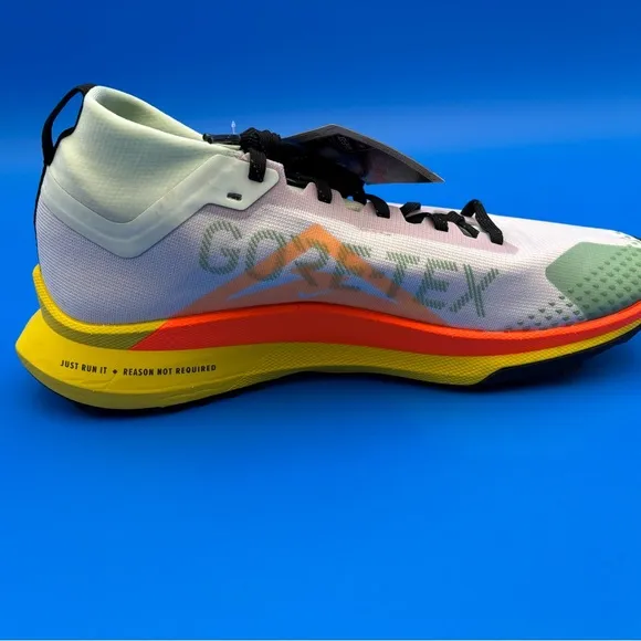 Nike Pegasus Trail 4 Gore-Tex Running Shoes - White and Yellow