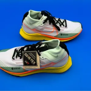 Nike Pegasus Trail 4 Gore-Tex Running Shoes - White and Yellow