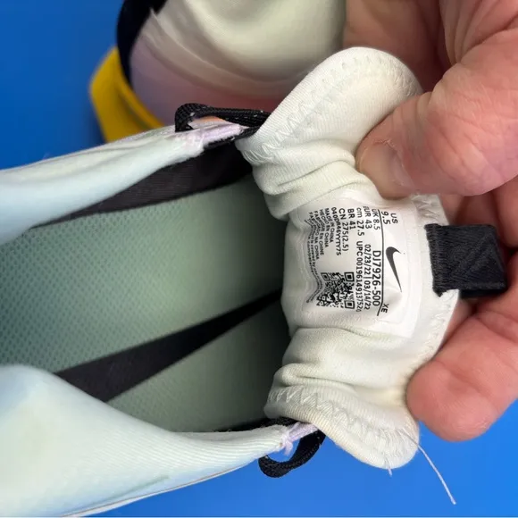 Nike Pegasus Trail 4 Gore-Tex Running Shoes - White and Yellow