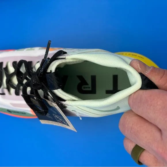 Nike Pegasus Trail 4 Gore-Tex Running Shoes - White and Yellow