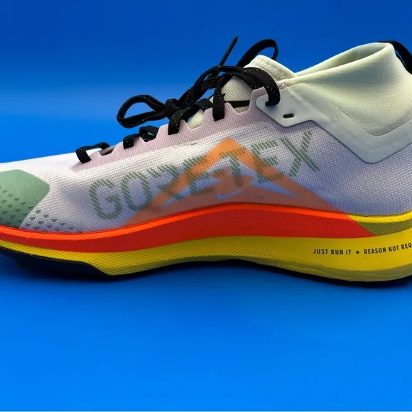 Nike Pegasus Trail 4 Gore-Tex Running Shoes - White and Yellow