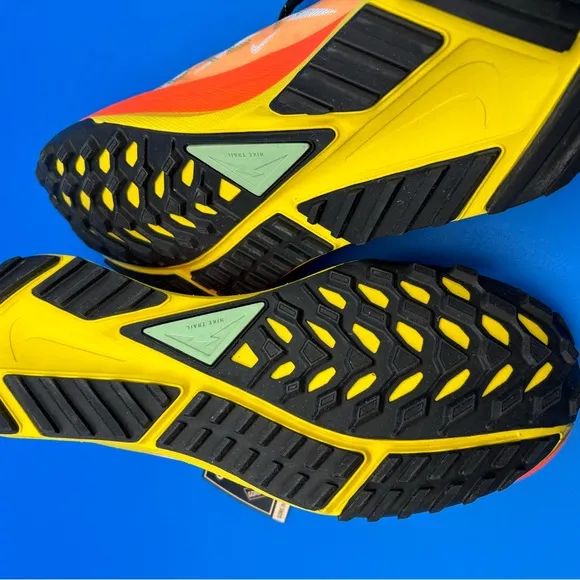 Nike Pegasus Trail 4 Gore-Tex Running Shoes - White and Yellow