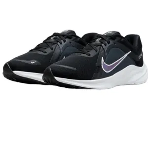 Nike Quest 5 tennis shoes. Women’s 8.5.