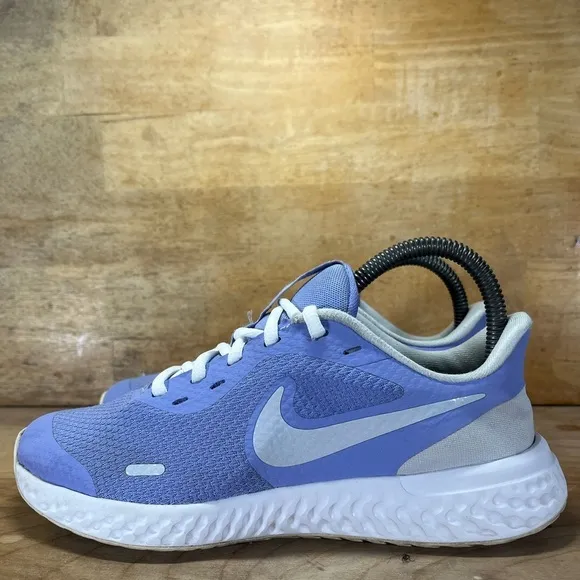 Nike Revolution 5 Womens Size 6.5 (5Y) Running Shoes Sneakers Thistle Blue/White