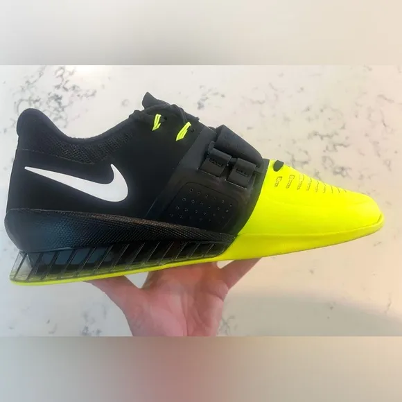Nike Romaleos 3 Men’s Weightlifting Workout Shoes 852933-007 Black-Yellow New