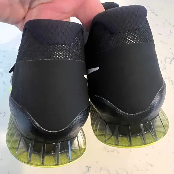 Nike Romaleos 3 Men’s Weightlifting Workout Shoes 852933-007 Black-Yellow New
