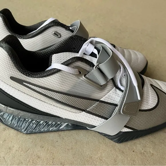 Nike Romaleos 4 SE Anthracite Grey Wolf Weightlifting Shoes Men’s Size 6 / W 7.5
