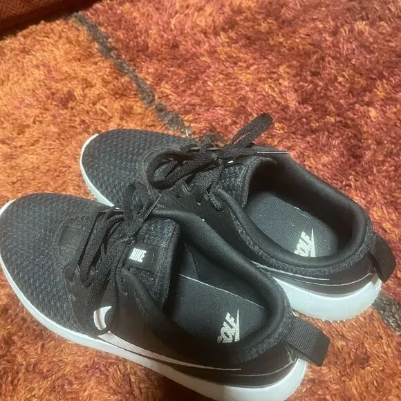 nike roshe golf shoes, black and white men’s size 7.5