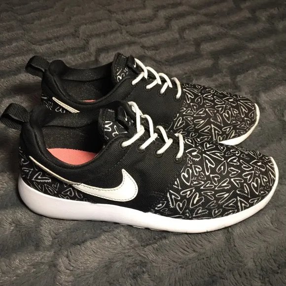 Nike Roshe Run Print GS Black Heart Design Shoes