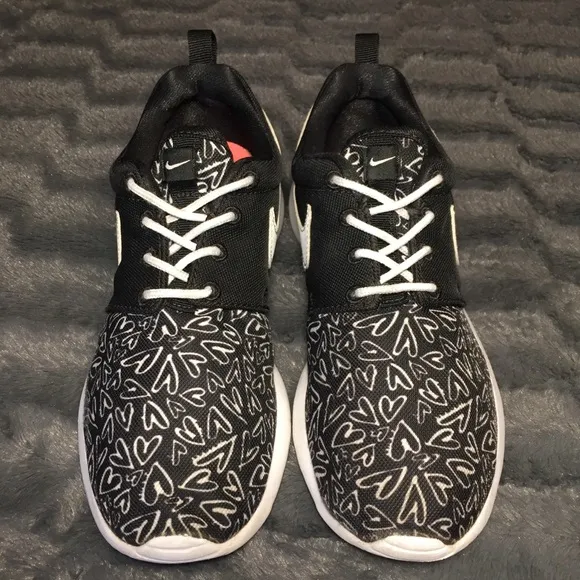 Nike Roshe Run Print GS Black Heart Design Shoes