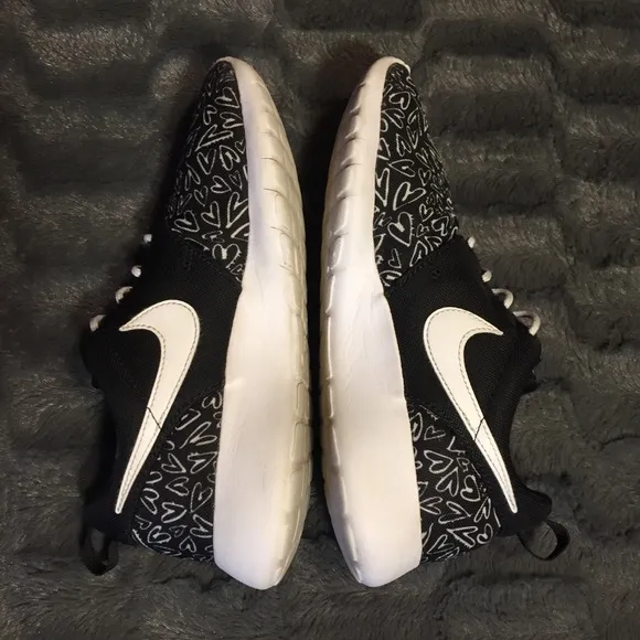 Nike Roshe Run Print GS Black Heart Design Shoes