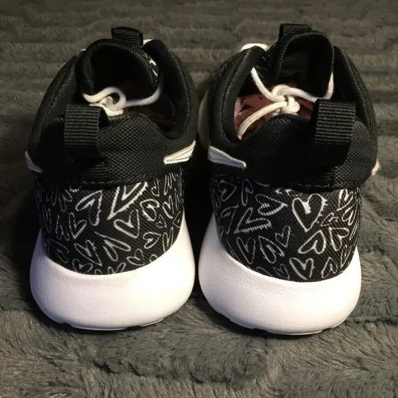 Nike Roshe Run Print GS Black Heart Design Shoes