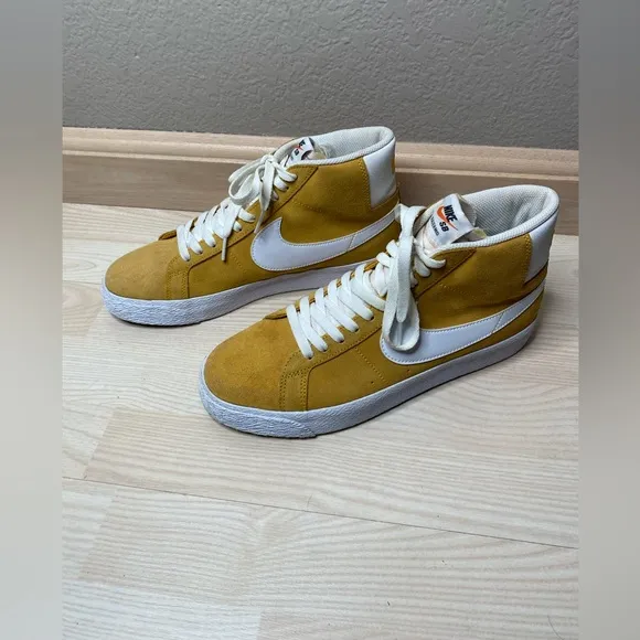 Nike SB Zoom Blazer Mid University Gold Sneakers 864349-700 Men’s Shoes Size 9