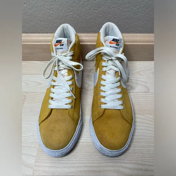 Nike SB Zoom Blazer Mid University Gold Sneakers 864349-700 Men’s Shoes Size 9