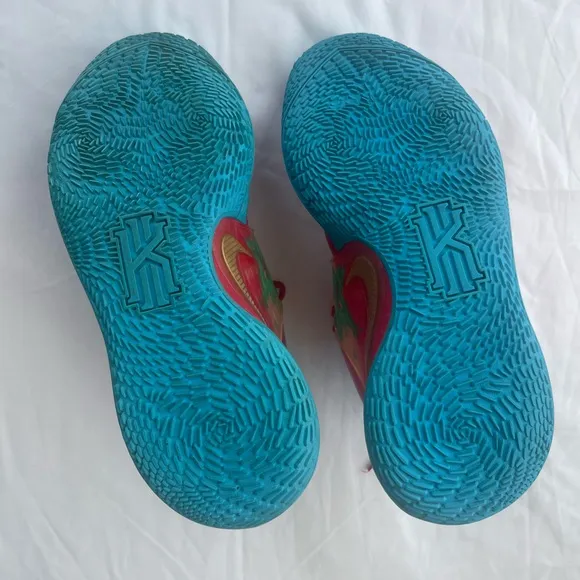 Nike Shoes Men’s Kyrie Low Mr. Krabs, Preowned Size 12