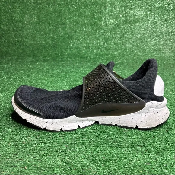 Nike Sock Dart SE Premium Black White Oreo Men’s Size 12 Sneaker Shoes