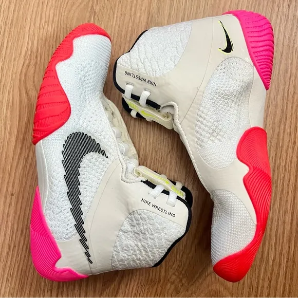 Nike Tawa SE ‘Rawdacious’ White Red Pink Wrestling Shoes Men’s 4.5 / Women’s 6
