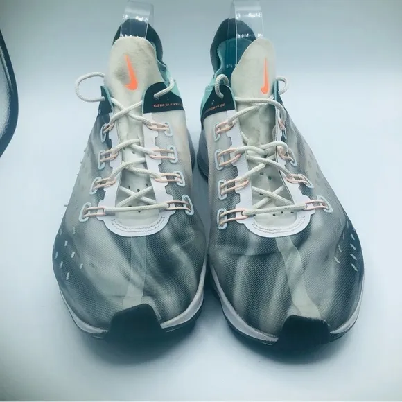Nike Unisex Exp-X14 QS Running Shoe Size 10.5