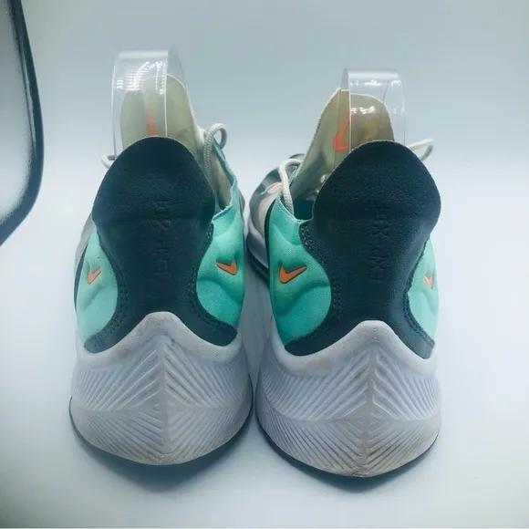 Nike Unisex Exp-X14 QS Running Shoe Size 10.5
